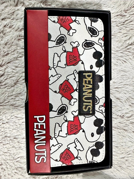 Peanuts Accessories - Peanuts Snoopy Printed Wallet NWT
